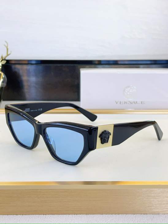 Picture of Versace Sunglasses _SKUfw80050199fw